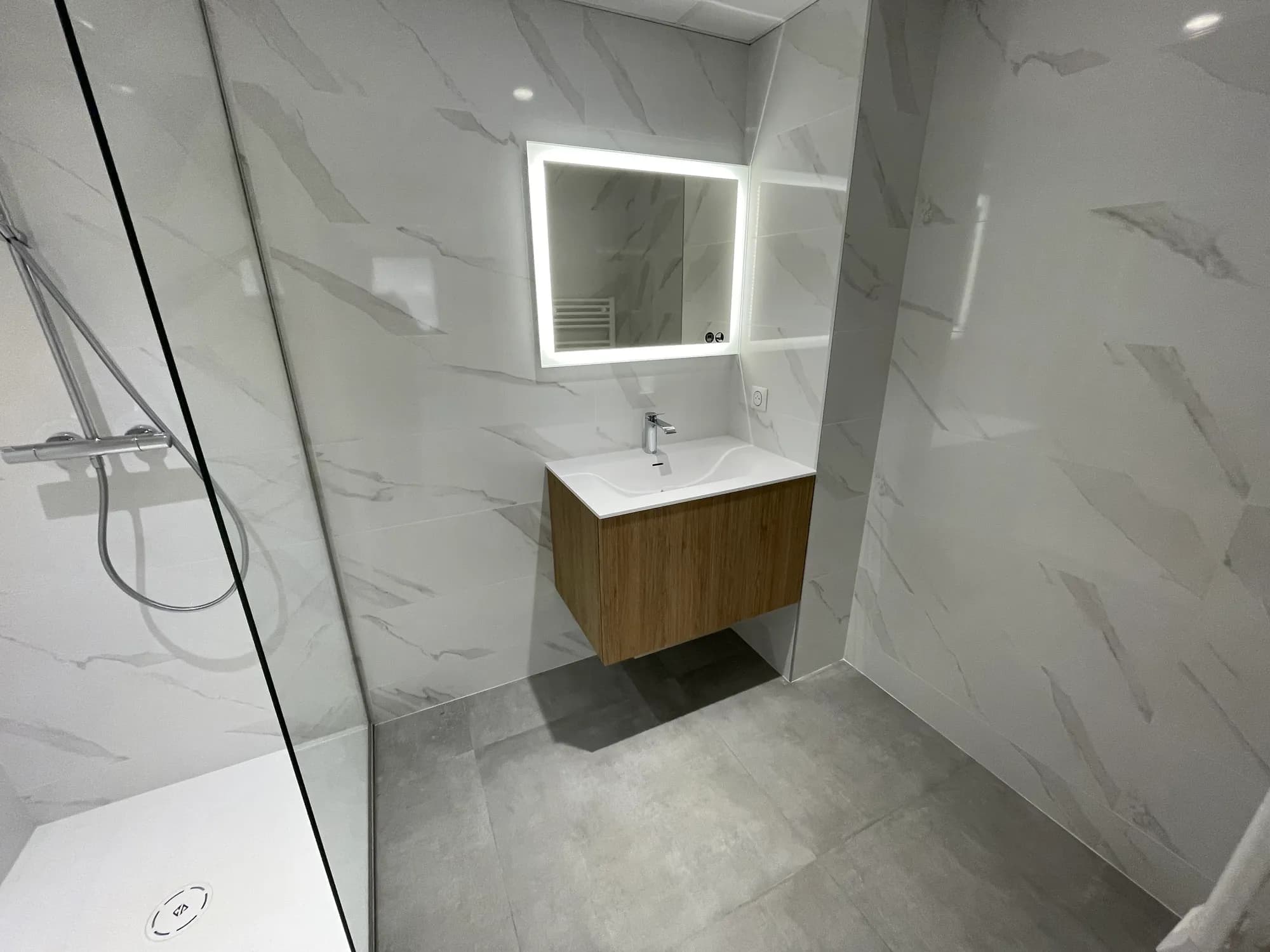 Salle d'eau de l'appartement 104